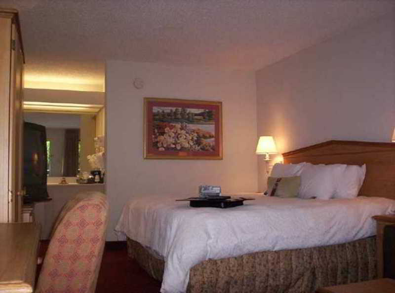 Baymont By Wyndham Columbus Ga Hotel Szoba fotó